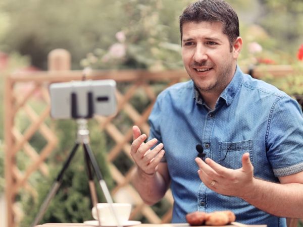 12 Best Wireless Lavalier Microphones for Vlogging Smart Gadgets 