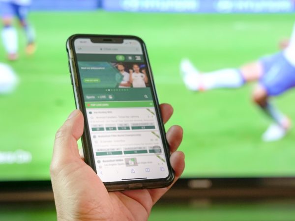 10 Best Sports Apps for Live Scores and News On-the-Go android ios mobile 